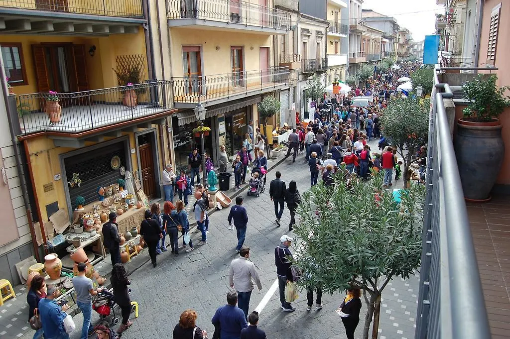B&B Il Rosso E Il Nero Zafferana Etnea 0*,  Italy