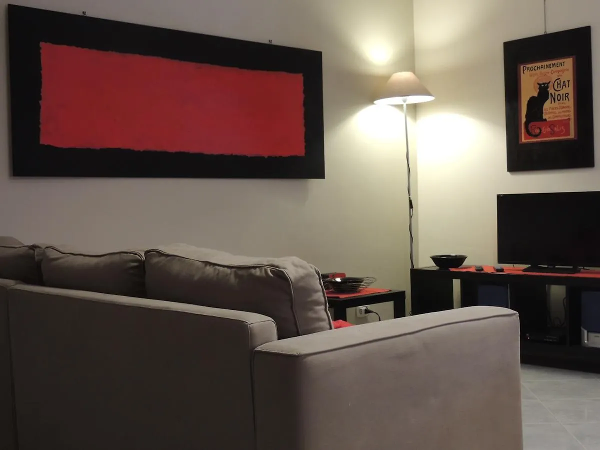 B&B il rosso e il nero Zafferana Etnea 0*,  Italia